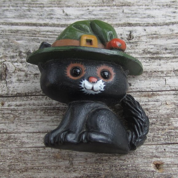 Hallmark PIN Halloween Vintage CAT BLACK in WITCH HAT Holiday Brooch